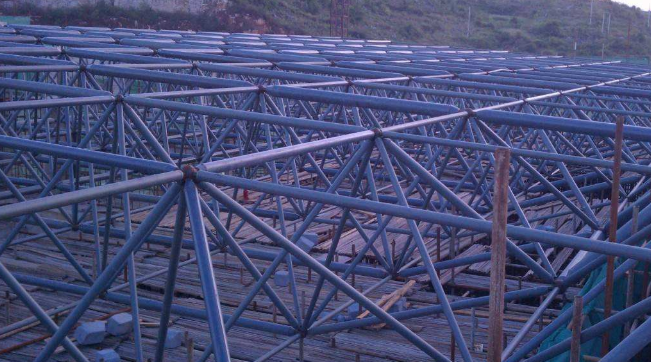 海东概述网架加工中对钢材的质量的过细恳求